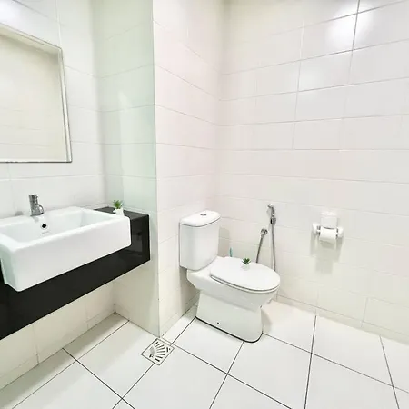 J Cozy 1-5Pax Trefoil Setia Alam 100Mps Wifi & Tv Apartment Kuala Selangor Exterior photo