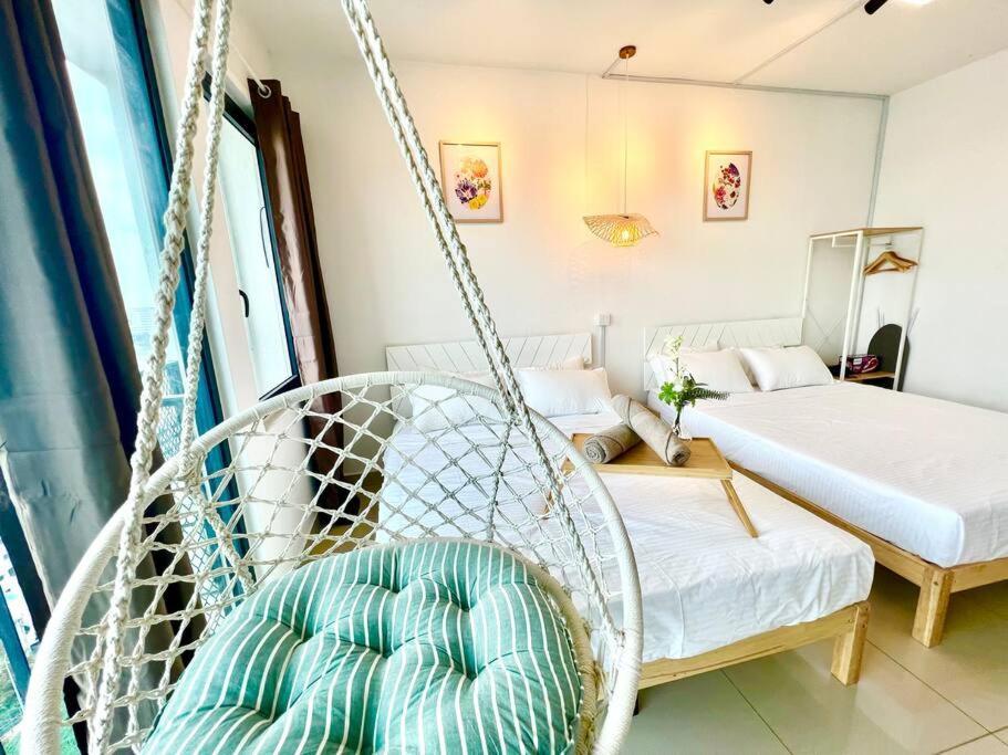 J Cozy 1-5pax Trefoil Setia Alam 100mps Wifi & Tv *