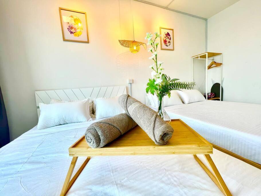 J Cozy 1-5pax Trefoil Setia Alam 100mps Wifi & Tv